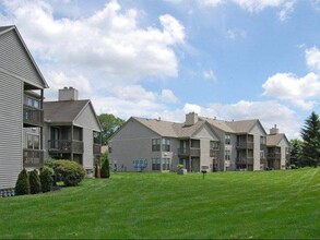 Highland Park in Reynoldsburg, OH - Foto de edificio - Building Photo