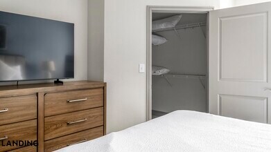 18021 Kingsland Blvd, Unit 1113 in Houston, TX - Foto de edificio - Building Photo