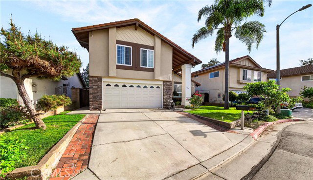 property at 1519 N Camden Pl