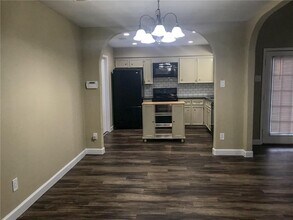 10511 Robinwood Cir in Austin, TX - Building Photo - Building Photo