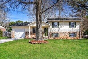 10007 Camille Dr SE in Huntsville, AL - Building Photo