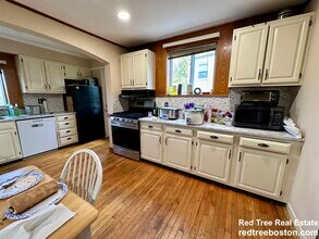 64 Undine Rd, Unit 9-BED 4BATH Brighton in Boston, MA - Building Photo - Building Photo