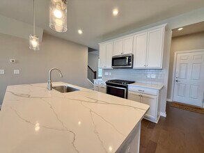 2854 Prairie View Rd in Ann Arbor, MI - Building Photo - Building Photo