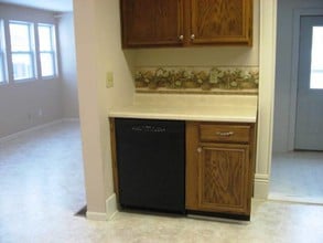 634 S Poplar St in Ottawa, KS - Building Photo - Building Photo