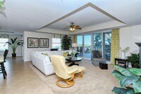 1660 Summer House Ln in Sarasota, FL - Foto de edificio - Building Photo