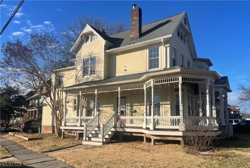 390 W Milton Ave in Rahway, NJ - Building Photo