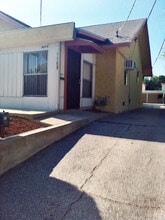 1129 E Maple St, Unit 1129 in Pasadena, CA - Foto de edificio - Building Photo