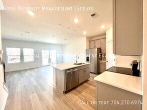 8029 Hidden Spgs Trl in Charlotte, NC - Building Photo - Building Photo