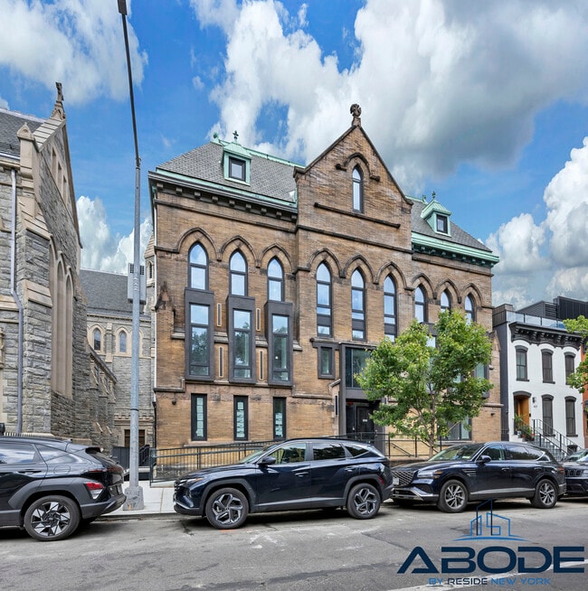 433 Sackett St