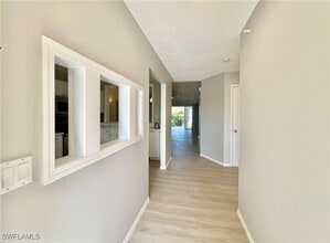 7749 Jewel Ln in Naples, FL - Foto de edificio - Building Photo