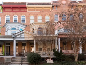 2834 N Calvert St in Baltimore, MD - Foto de edificio - Building Photo