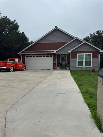 1014 Scenic Dr in Granbury, TX - Building Photo - Building Photo