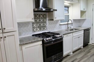 10020 Losa Dr in Dallas, TX - Building Photo