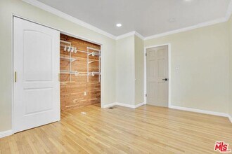 7212 W 91st St in Los Angeles, CA - Building Photo - Building Photo