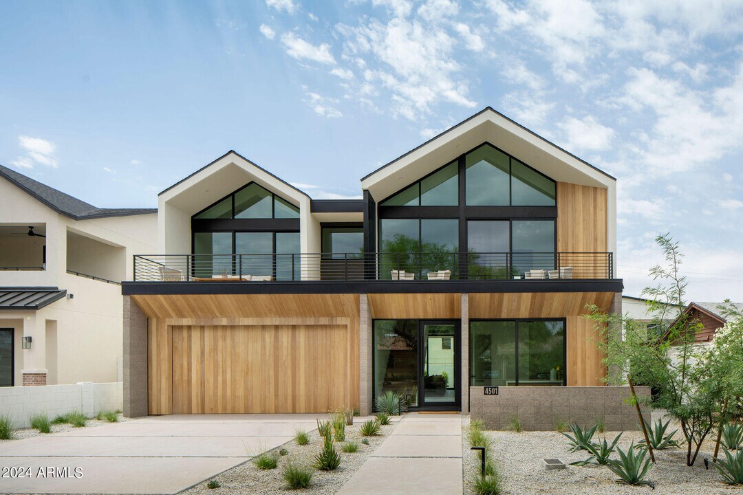 4501 E Turney Ave in Phoenix, AZ - Building Photo