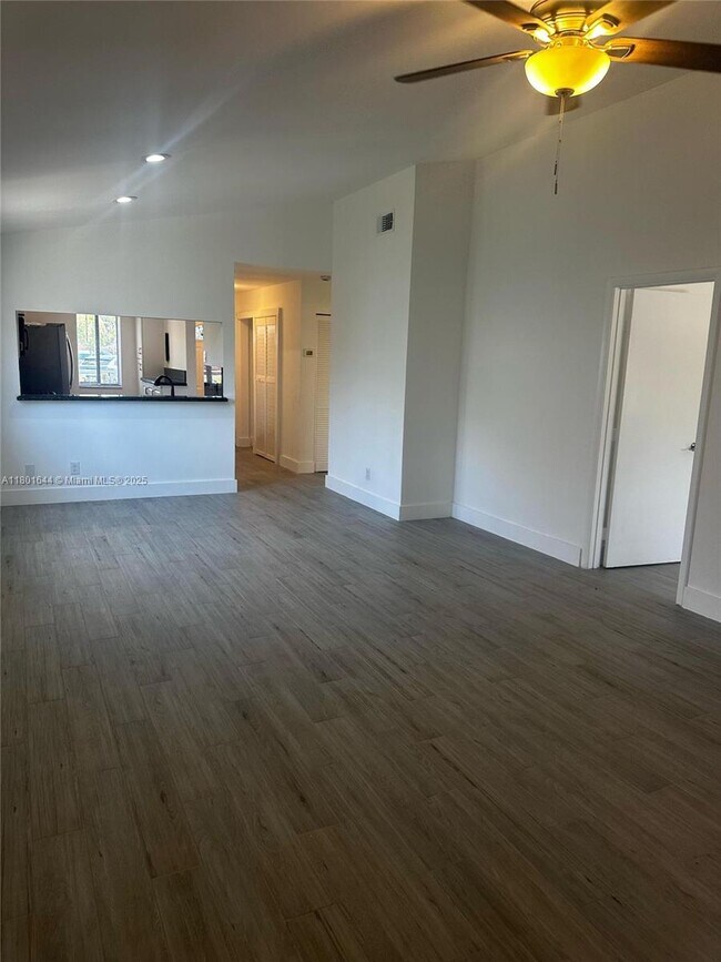 8880 SW 23rd St in Miramar, FL - Building Photo - Building Photo