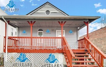 523 W Columbus Dr in East Chicago, IN - Building Photo - Building Photo