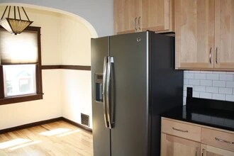 112 E Cottage Grove Ave in Bloomington, IN - Foto de edificio - Building Photo