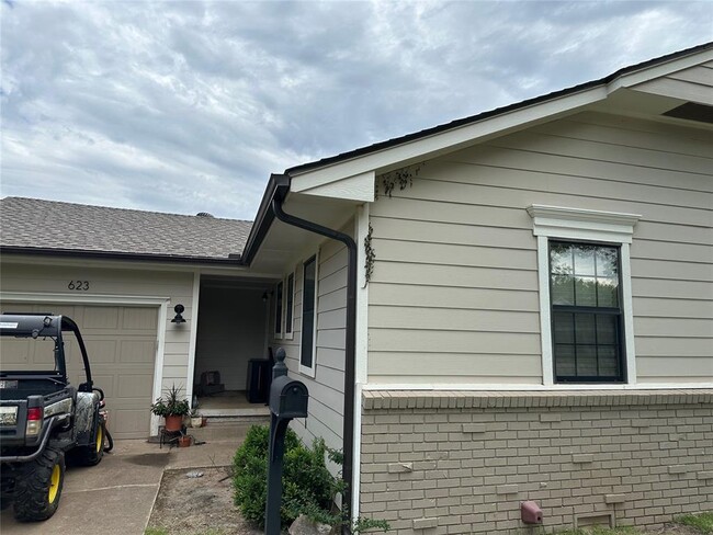 property at 623 Nebraska St
