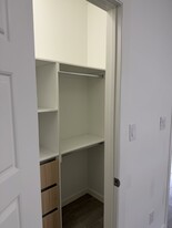 220 W Campeche Ave, Unit Apartment 3 in Alton, TX - Building Photo