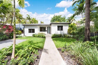 757 NE 74th St in Miami, FL - Building Photo - Building Photo