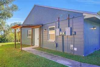 1334 Fairway Dr in Lakeland, FL - Building Photo - Building Photo