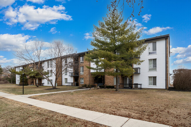 The Vista Lakeside in Voorhees, NJ - Building Photo - Building Photo