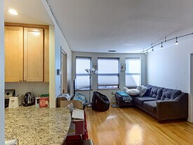 111 Gainsborough St, Unit 205 in Boston, MA - Building Photo