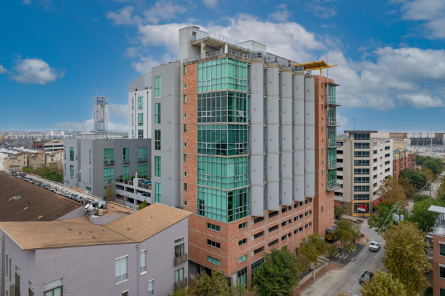 Rise Lofts in Houston, TX - Foto de edificio - Building Photo