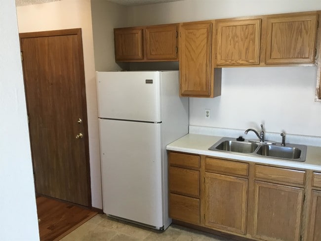 property at 1112 Portland Dr