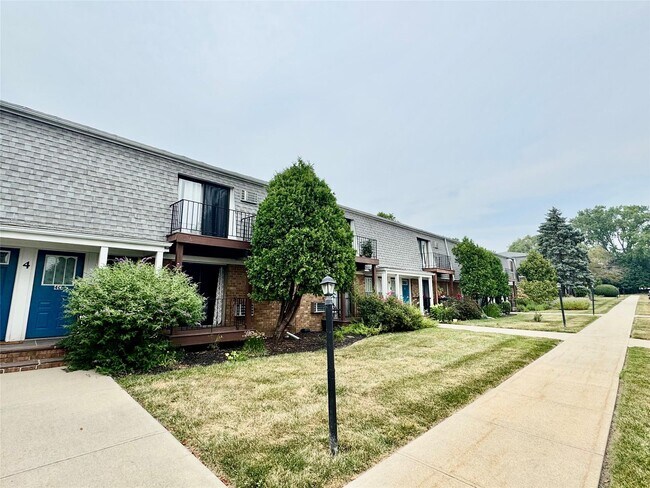2 Fortune Rd W in Scotchtown, NY - Building Photo - Building Photo