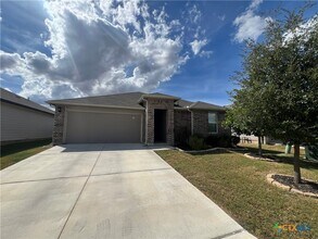 809 Margay Lp in Seguin, TX - Building Photo - Building Photo