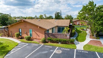 17334 Birchwood Ln in Ft. Myers, FL - Building Photo