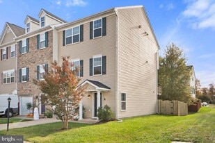 2210 Mallard Landing Dr in Fredericksburg, VA - Building Photo