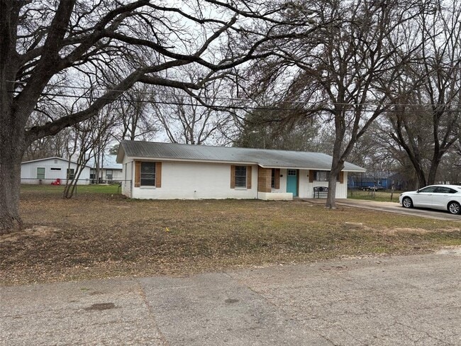 2012 Water St in Bastrop, TX - Building Photo - Building Photo