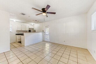 2928 E 12th St in Austin, TX - Building Photo - Building Photo