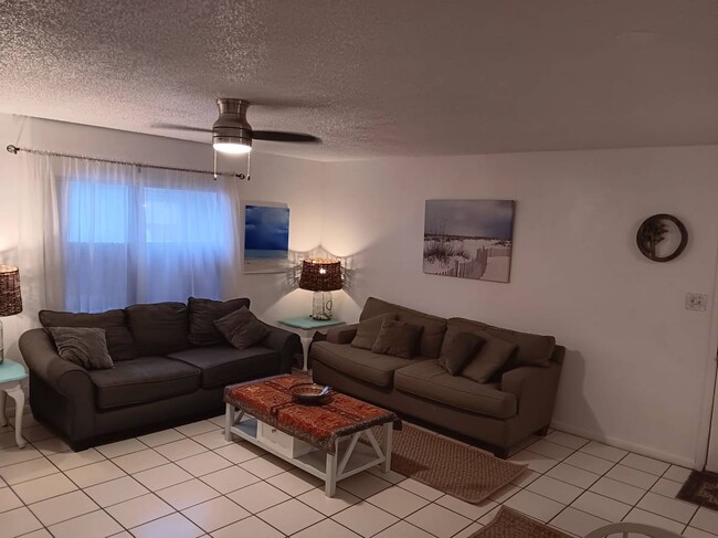 203 C St, Unit B in St. Augustine, FL - Building Photo - Building Photo