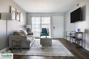 6111 Allisonville Rd in Indianapolis, IN - Building Photo