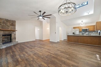 334 Lakeview Dr in Crossville, TN - Building Photo - Building Photo