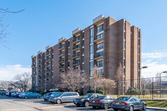 Americana Finnmark in Silver Spring, MD - Foto de edificio - Building Photo