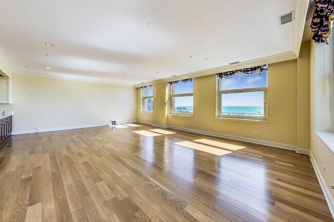 330 S Michigan Ave in Chicago, IL - Building Photo - Building Photo