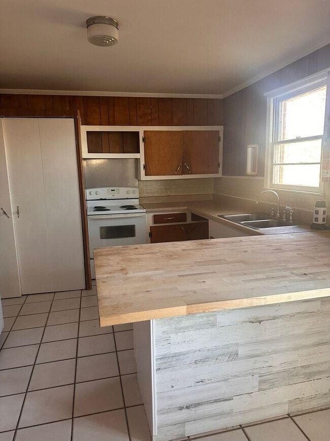 1124 Erskine Rd in Anderson, SC - Building Photo - Building Photo