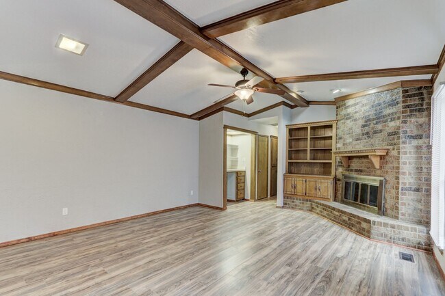 7916 Harvest Hills Rd in Oklahoma City, OK - Building Photo - Building Photo