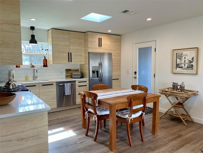 property at 1809 Forestglade Dr