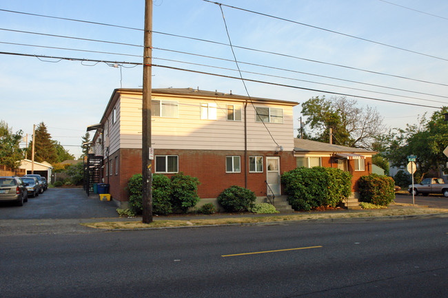 3282 NE Emerson St in Portland, OR - Building Photo - Building Photo