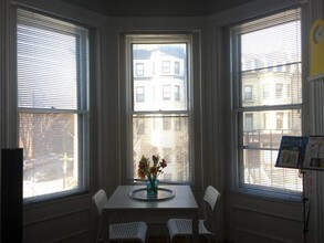 558 Columbus Ave, Unit 2F in Boston, MA - Foto de edificio - Building Photo