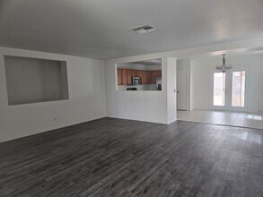 15736 W Crocus Dr in Surprise, AZ - Building Photo - Building Photo