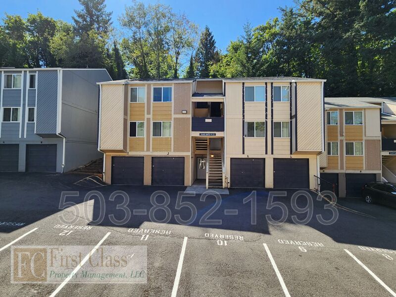 3648 SW Beaverton Hillsdale Hwy in Portland, OR - Building Photo
