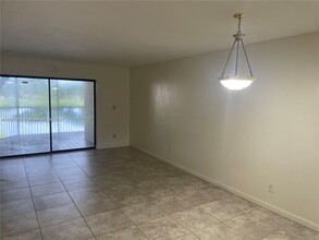 3252 Foxcroft Rd in Miramar, FL - Building Photo - Building Photo