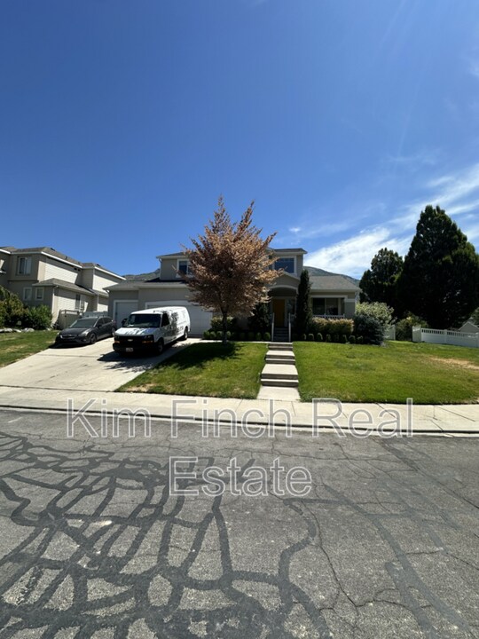 9820 Deep Creek Dr in Cedar Hills, UT - Building Photo